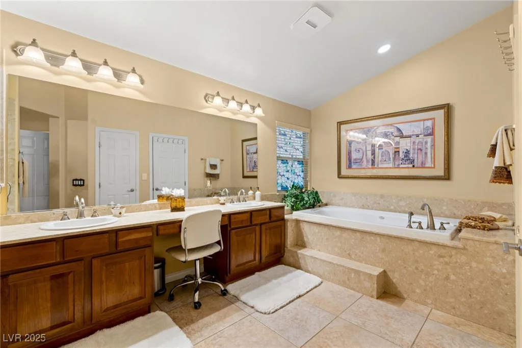 5940 Vizzi, Las Vegas, NV 89131