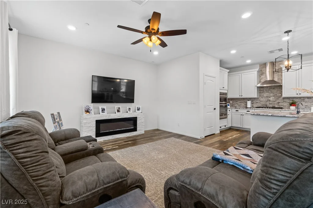 2207 Valdina, Henderson, NV 89044