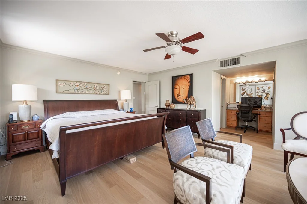 794 Oakmont, Las Vegas, NV 89109