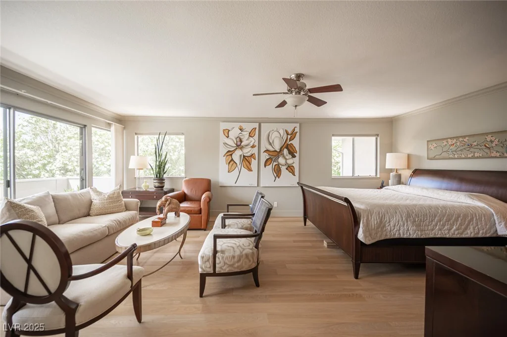 794 Oakmont, Las Vegas, NV 89109