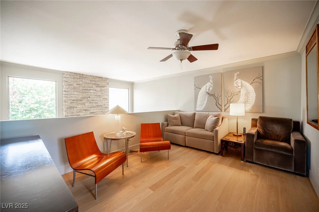 794 Oakmont, Las Vegas, NV 89109