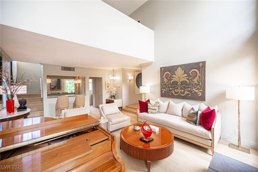 794 Oakmont, Las Vegas, NV 89109