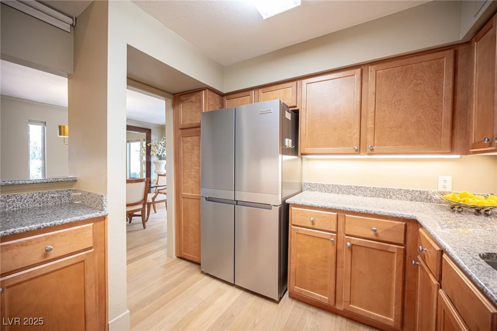 794 Oakmont, Las Vegas, NV 89109