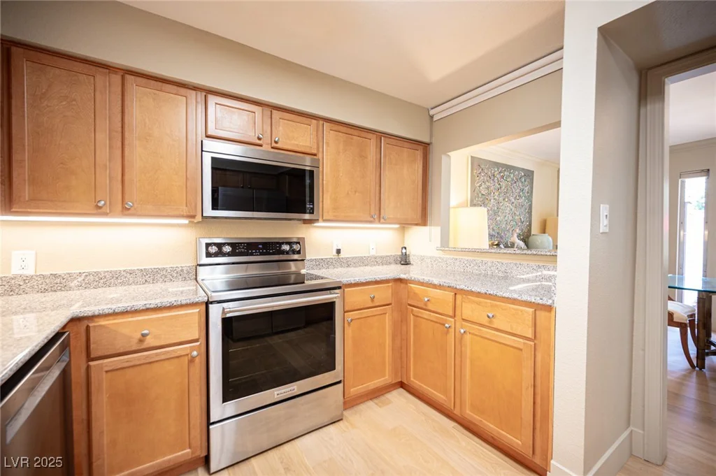 794 Oakmont, Las Vegas, NV 89109