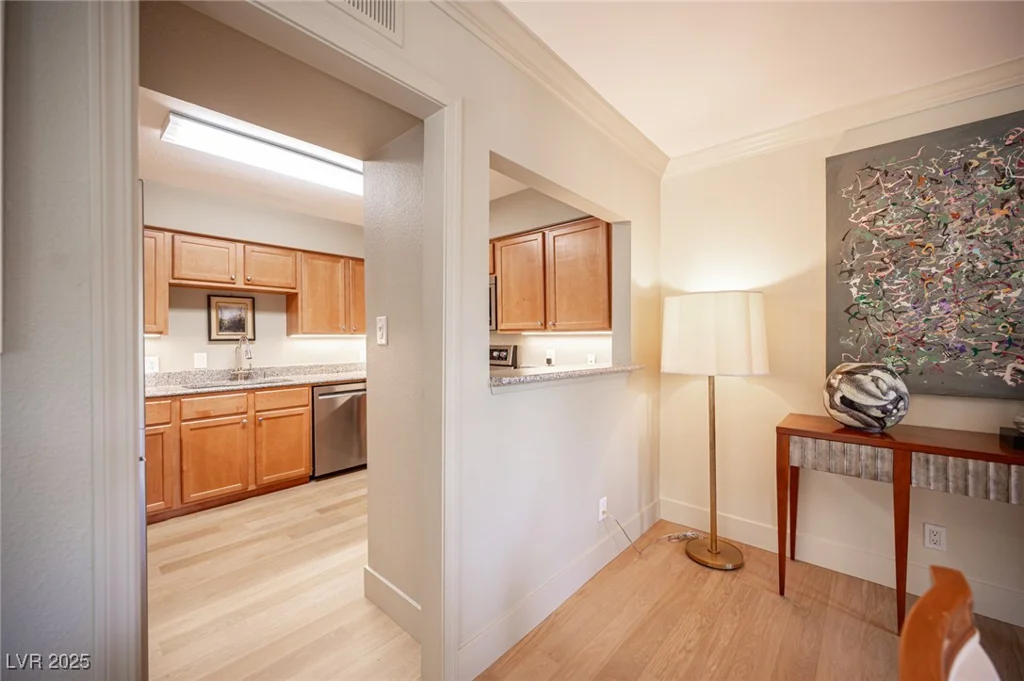 794 Oakmont, Las Vegas, NV 89109
