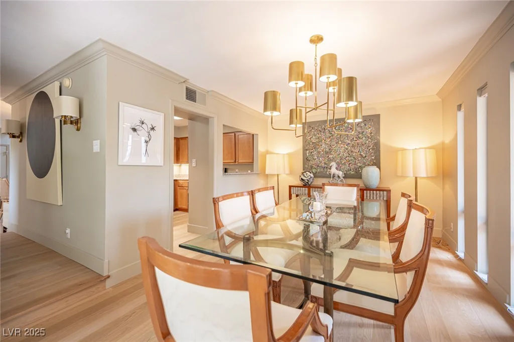 794 Oakmont, Las Vegas, NV 89109