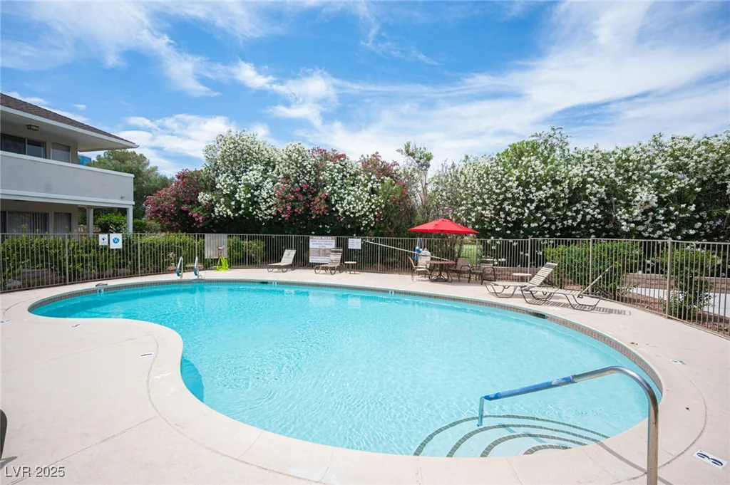 794 Oakmont, Las Vegas, NV 89109