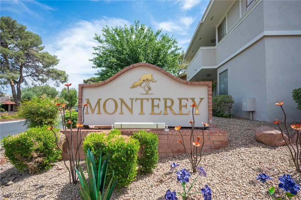794 Oakmont, Las Vegas, NV 89109