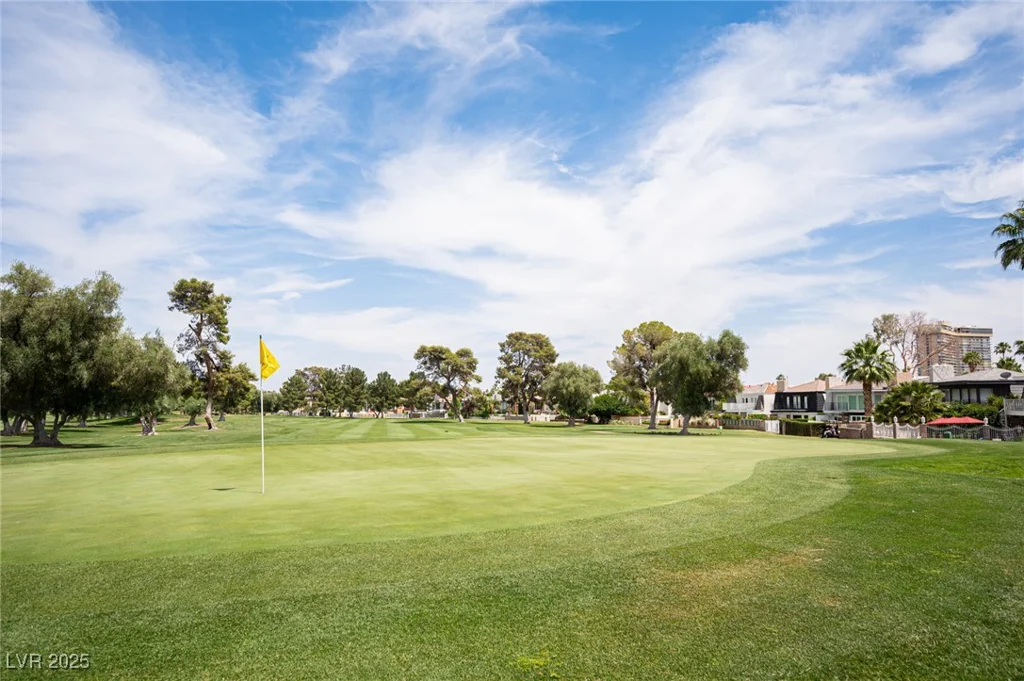 794 Oakmont, Las Vegas, NV 89109
