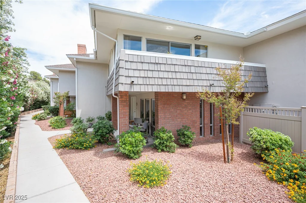 794 Oakmont, Las Vegas, NV 89109