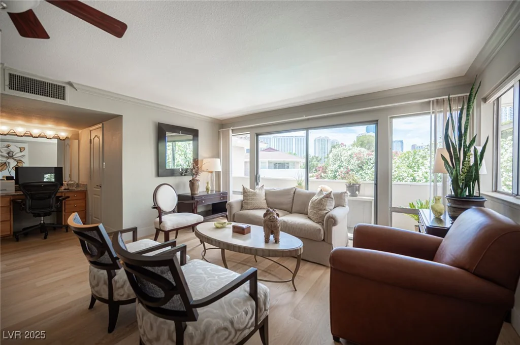 794 Oakmont, Las Vegas, NV 89109