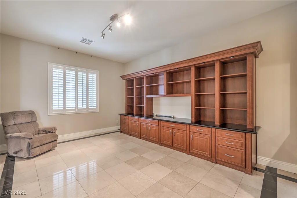 8216 Tursi Lodge, Las Vegas, NV 89131