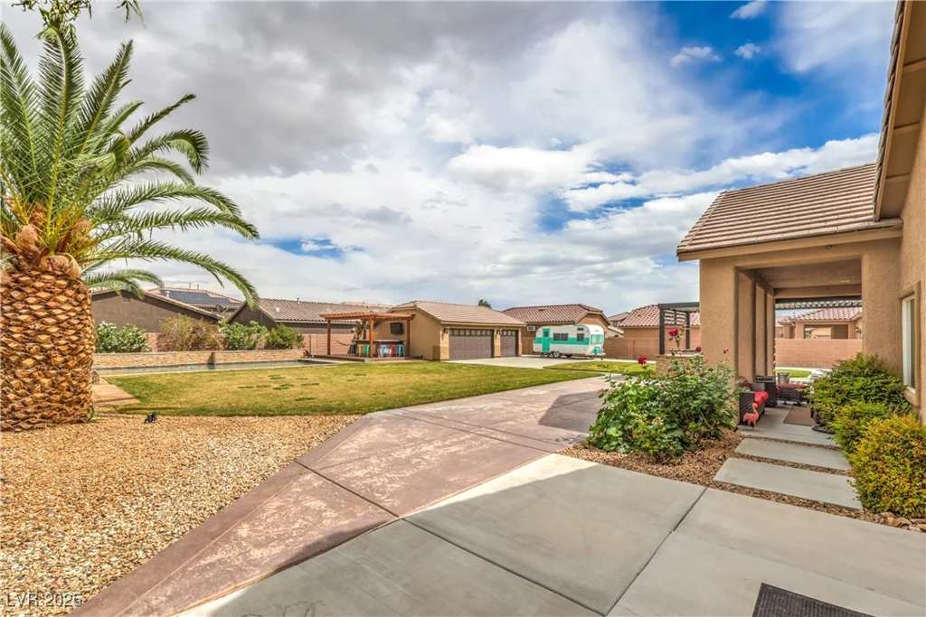 8216 Tursi Lodge, Las Vegas, NV 89131