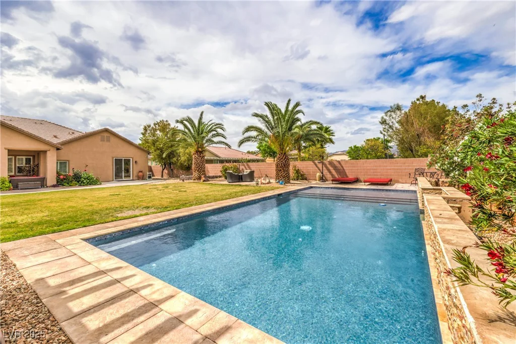 8216 Tursi Lodge, Las Vegas, NV 89131