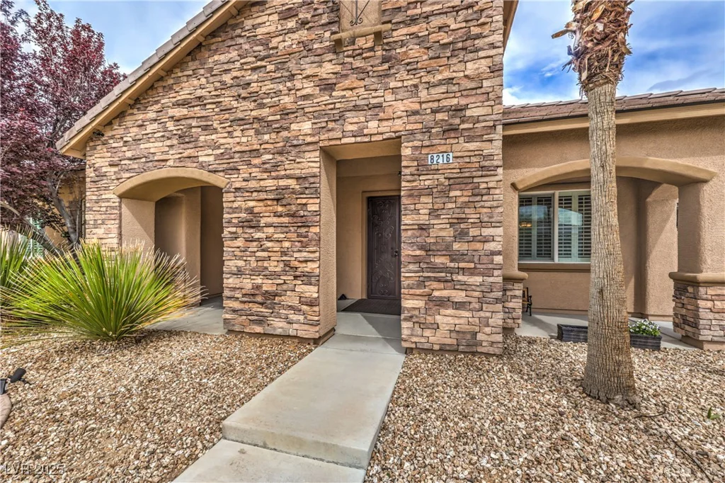 8216 Tursi Lodge, Las Vegas, NV 89131