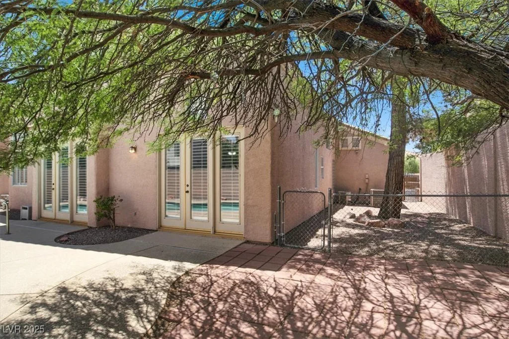 8612 Chiquita, Las Vegas, NV 89128