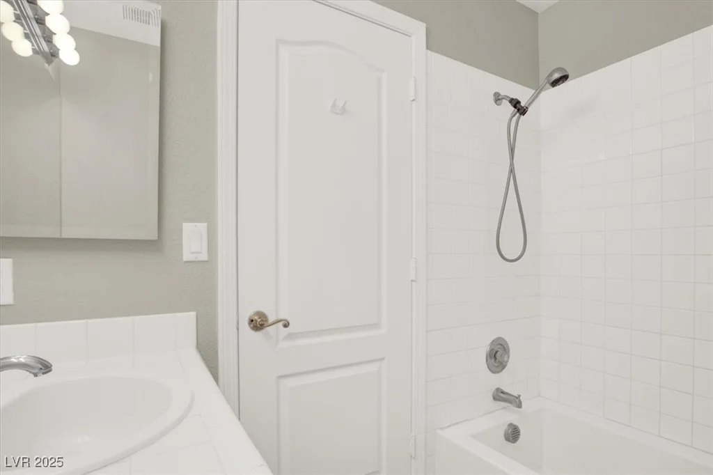 8612 Chiquita, Las Vegas, NV 89128