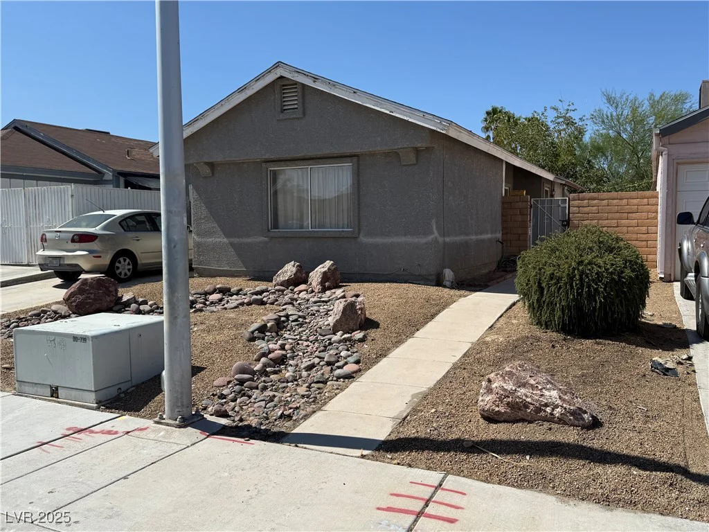 6766 Sebring, Las Vegas, NV 89103