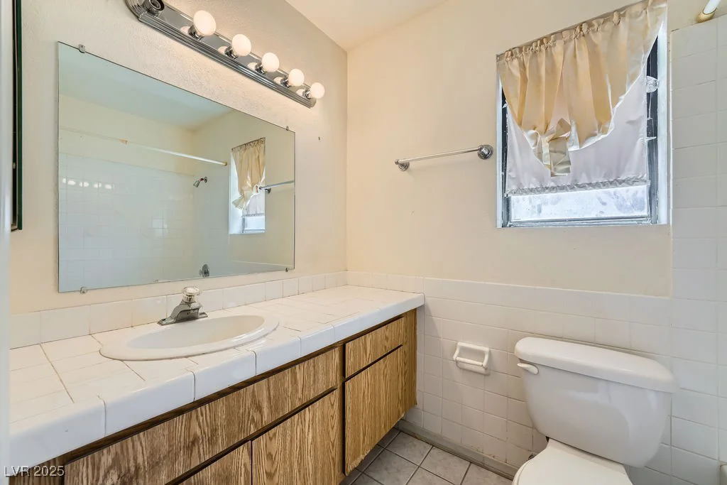 6766 Sebring, Las Vegas, NV 89103