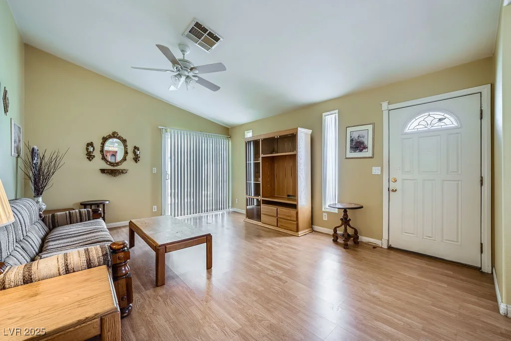 6766 Sebring, Las Vegas, NV 89103