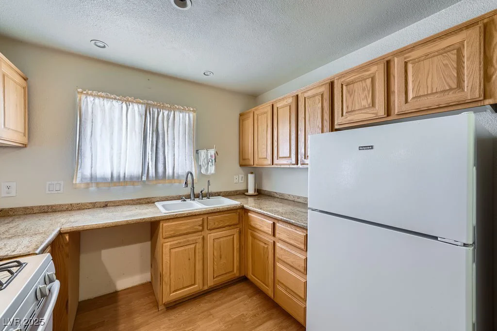 6766 Sebring, Las Vegas, NV 89103
