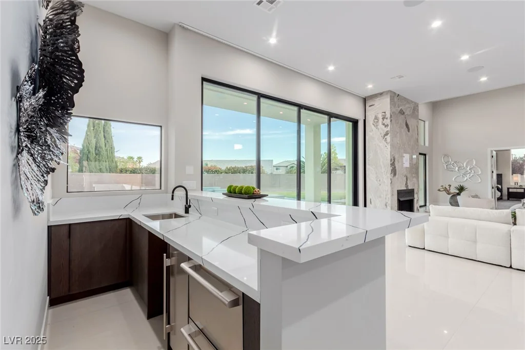 7062 Maverick, Las Vegas, NV 89131