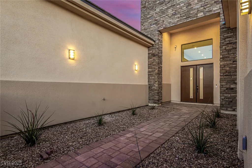 7062 Maverick, Las Vegas, NV 89131