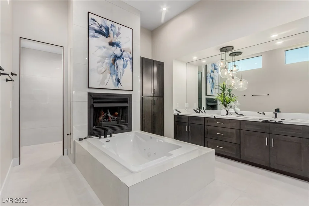 7062 Maverick, Las Vegas, NV 89131