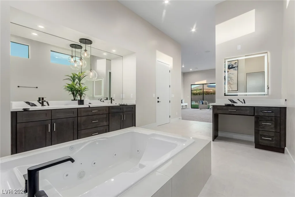 7062 Maverick, Las Vegas, NV 89131
