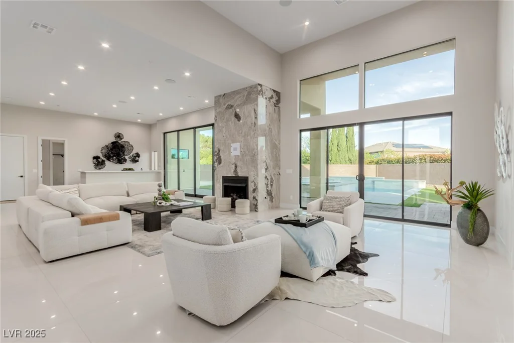 7062 Maverick, Las Vegas, NV 89131
