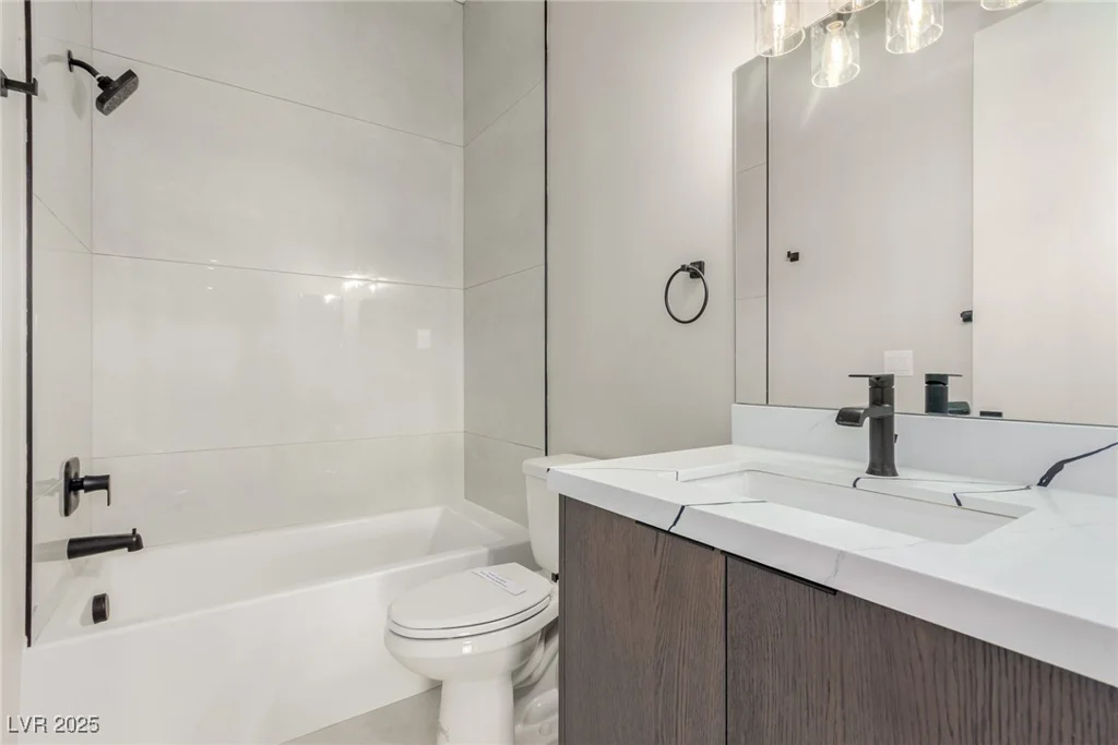 7062 Maverick, Las Vegas, NV 89131