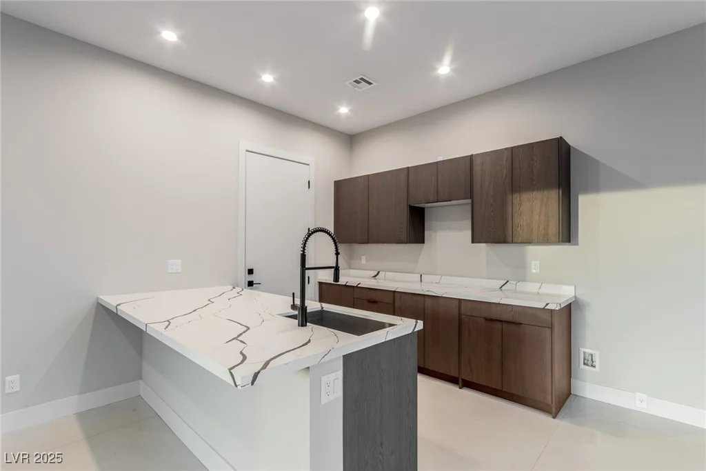 7062 Maverick, Las Vegas, NV 89131