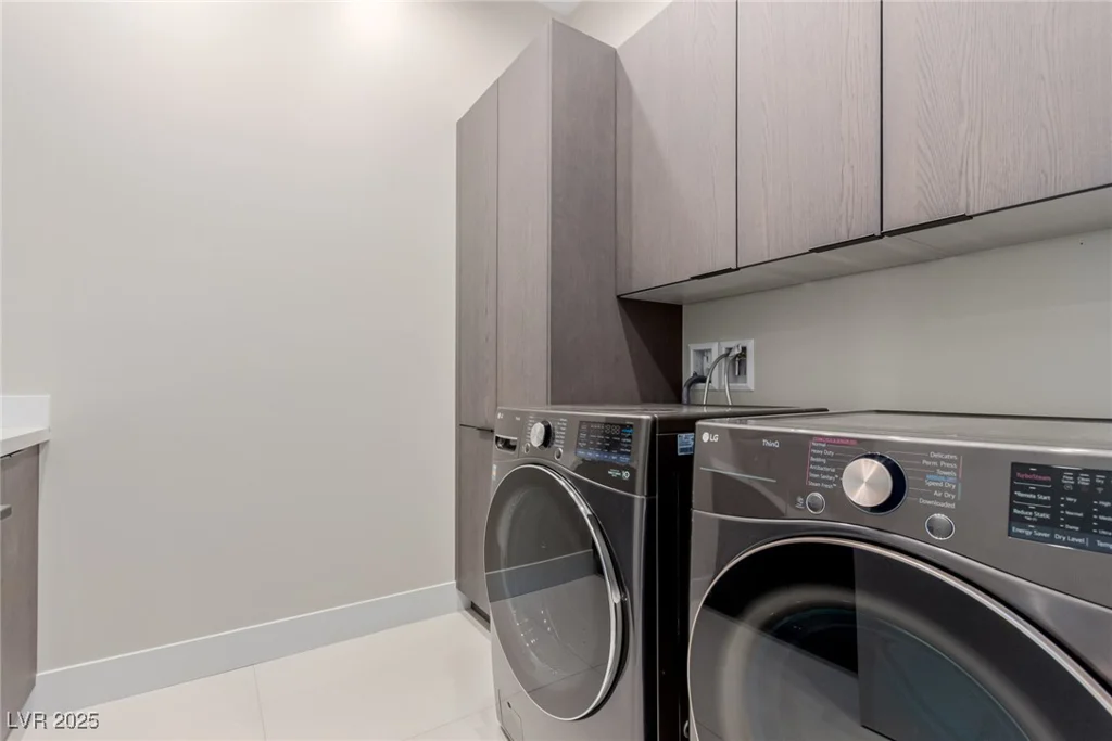 7062 Maverick, Las Vegas, NV 89131