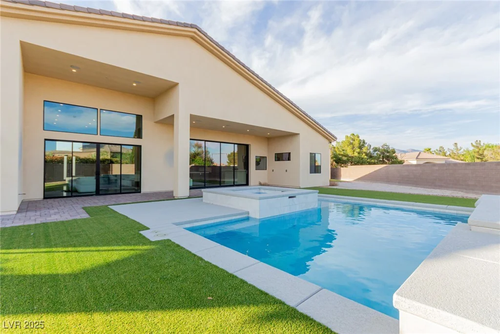 7062 Maverick, Las Vegas, NV 89131