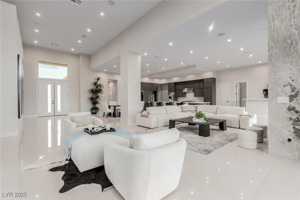 7062 Maverick, Las Vegas, NV 89131