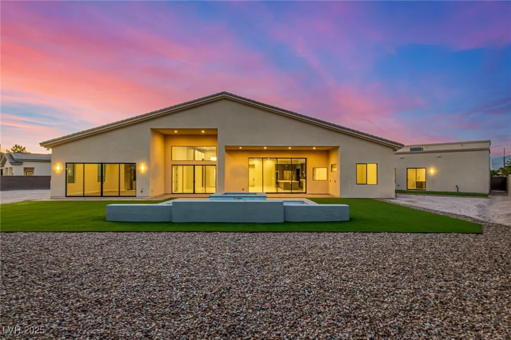 7062 Maverick, Las Vegas, NV 89131