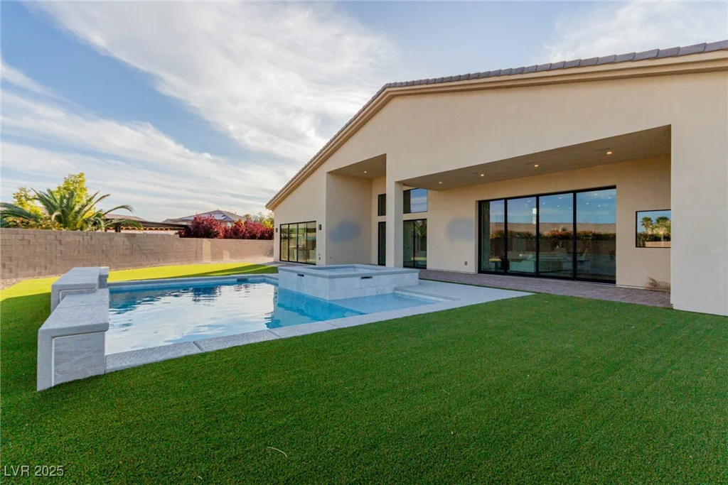 7062 Maverick, Las Vegas, NV 89131
