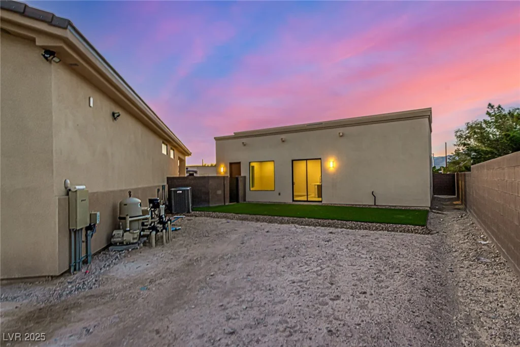 7062 Maverick, Las Vegas, NV 89131