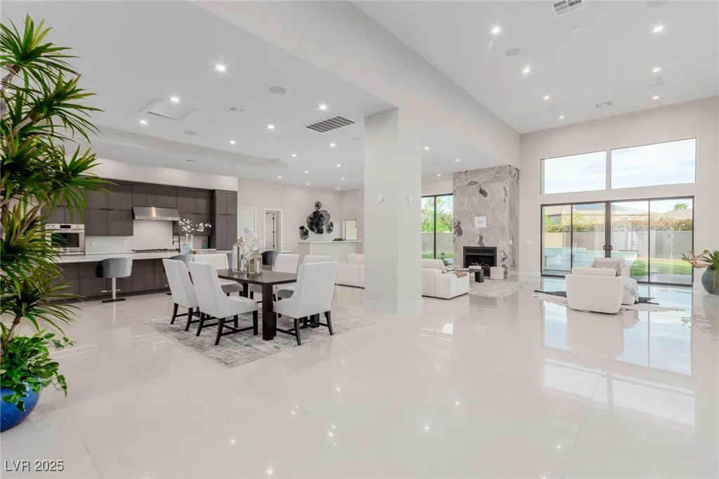 7062 Maverick, Las Vegas, NV 89131