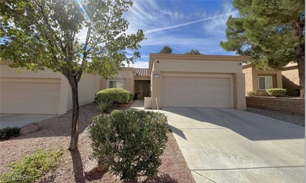 10065 Hemet, Las Vegas, NV 89134