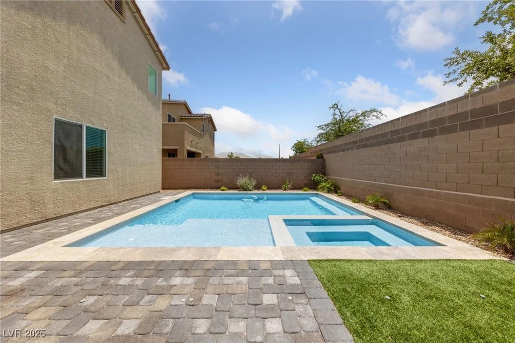 9839 Berkley Brook, Las Vegas, NV 89141