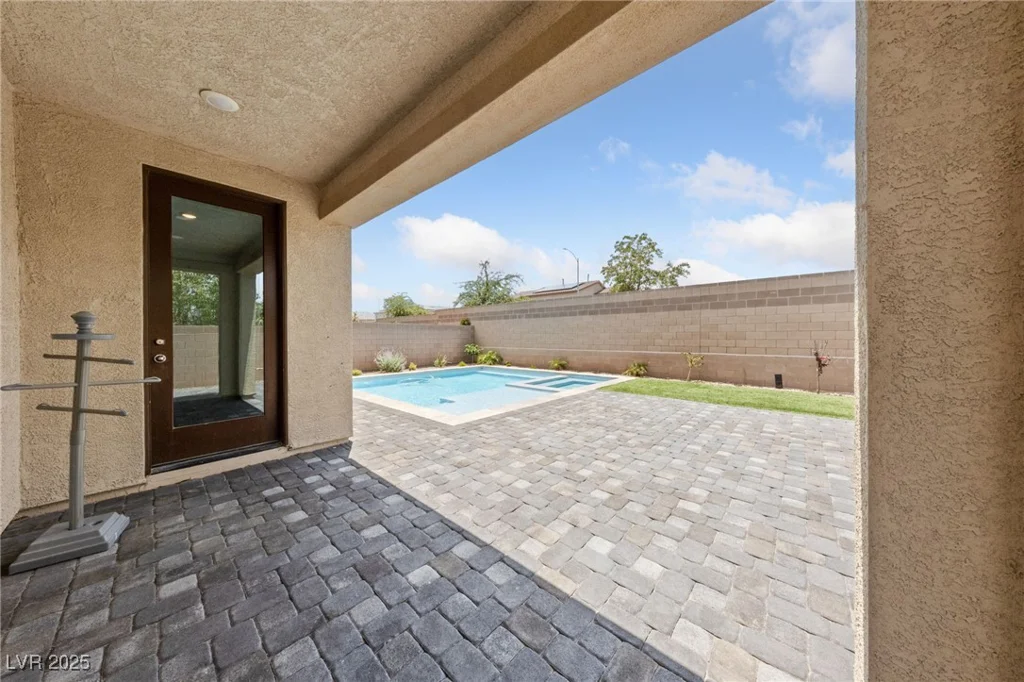 9839 Berkley Brook, Las Vegas, NV 89141