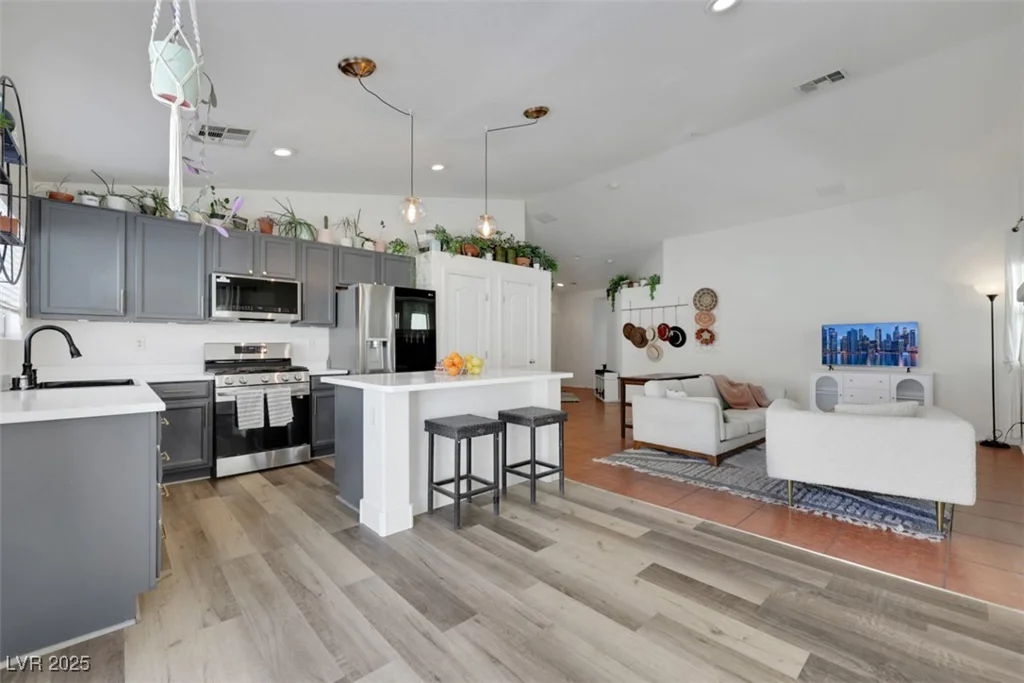 520 Blackbird Knoll, North Las Vegas, NV 89084