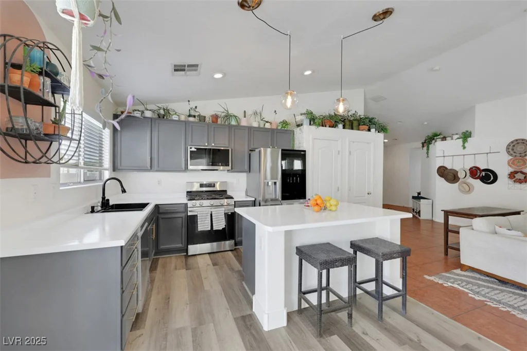 520 Blackbird Knoll, North Las Vegas, NV 89084