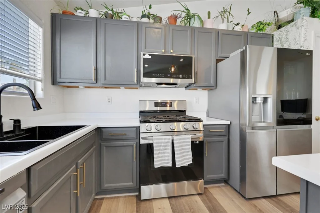 520 Blackbird Knoll, North Las Vegas, NV 89084