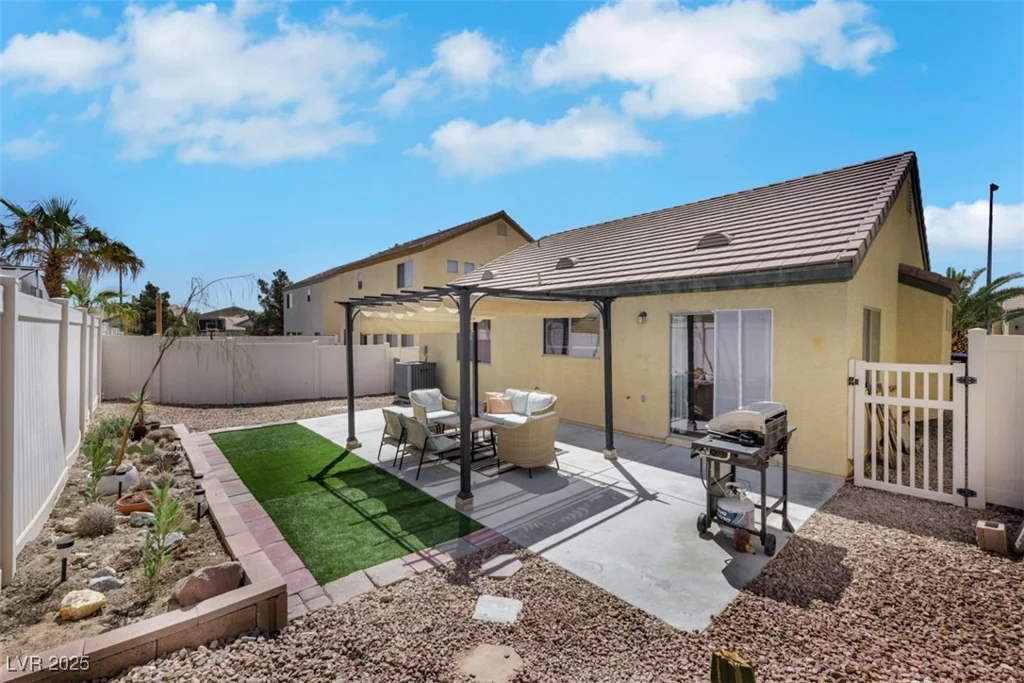 520 Blackbird Knoll, North Las Vegas, NV 89084