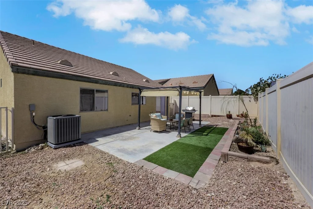 520 Blackbird Knoll, North Las Vegas, NV 89084