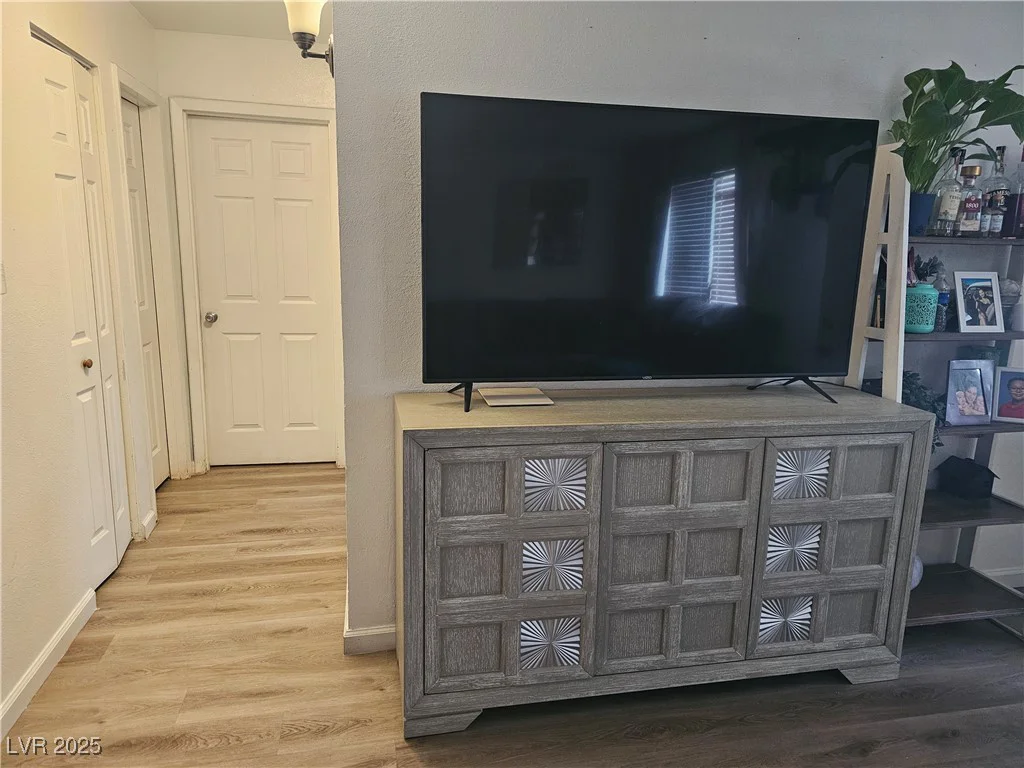 6500 Hill View, Las Vegas, NV 89107