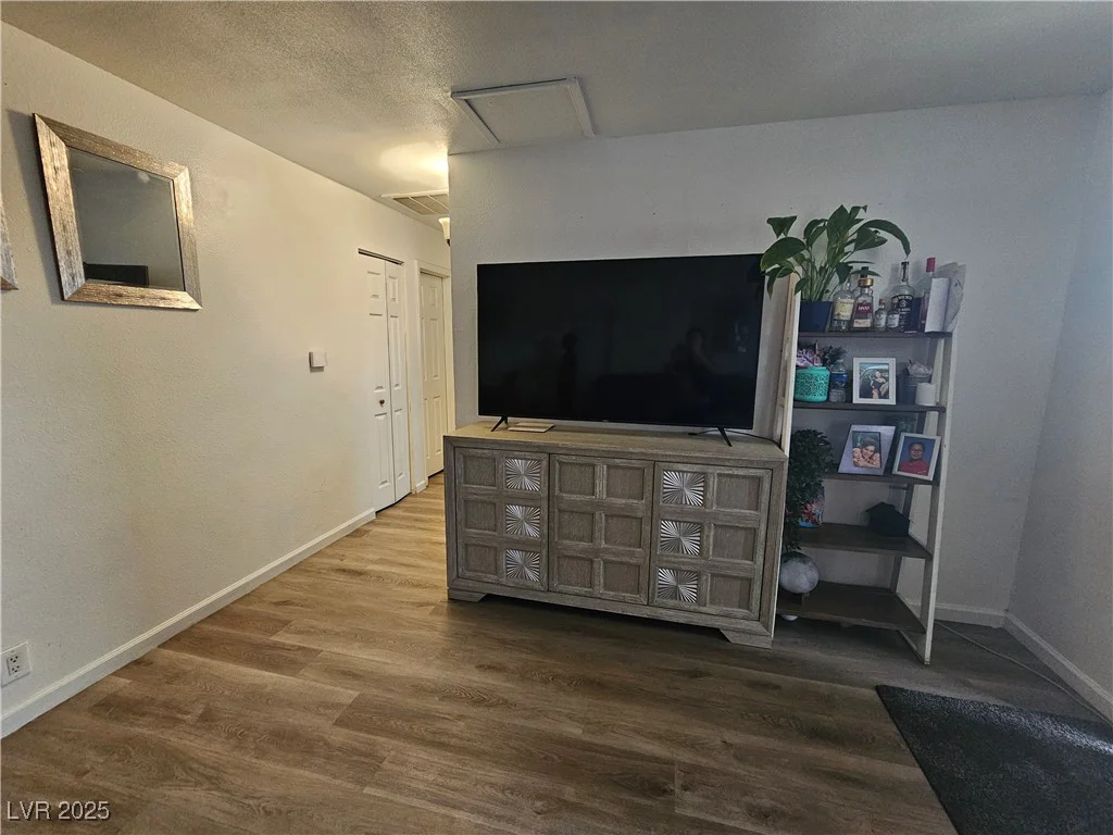 6500 Hill View, Las Vegas, NV 89107