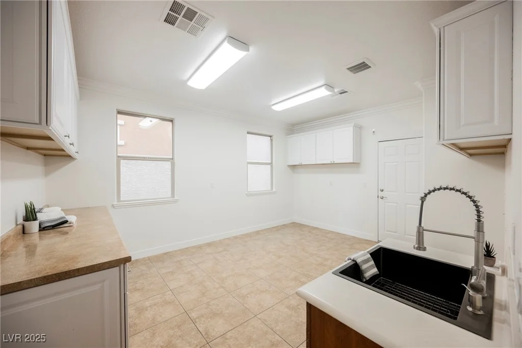 7466 Matilda, Las Vegas, NV 89113